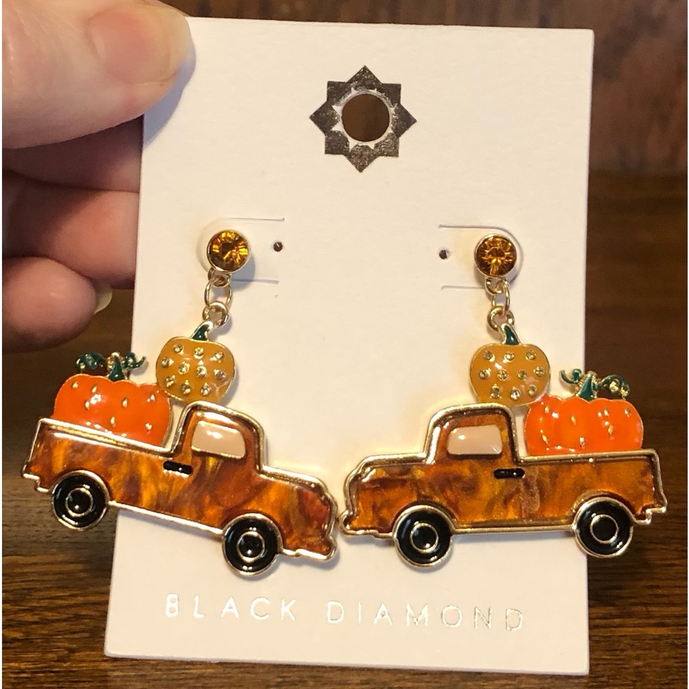 NEW-Black Diamond-Fall Truck with Pumpkins 🎃 Post Dangle Earrings